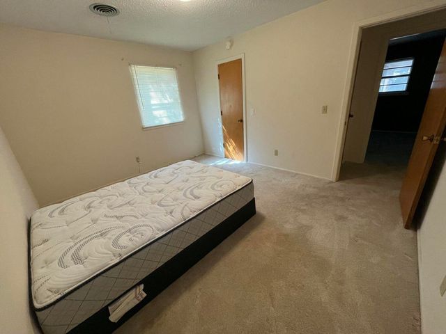 2009 Dallas Street, Plainview, TX 79072