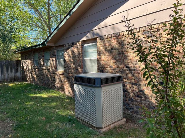 2009 Dallas Street, Plainview, TX 79072