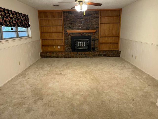 2009 Dallas Street, Plainview, TX 79072