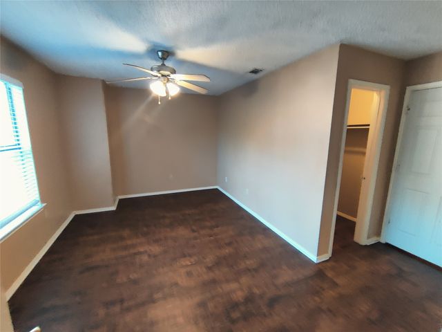 206 Country Bend Drive, Duncanville, TX 75137