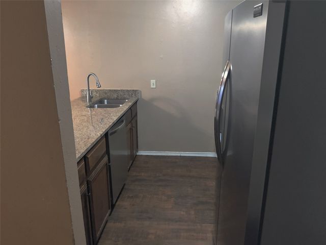 206 Country Bend Drive, Duncanville, TX 75137