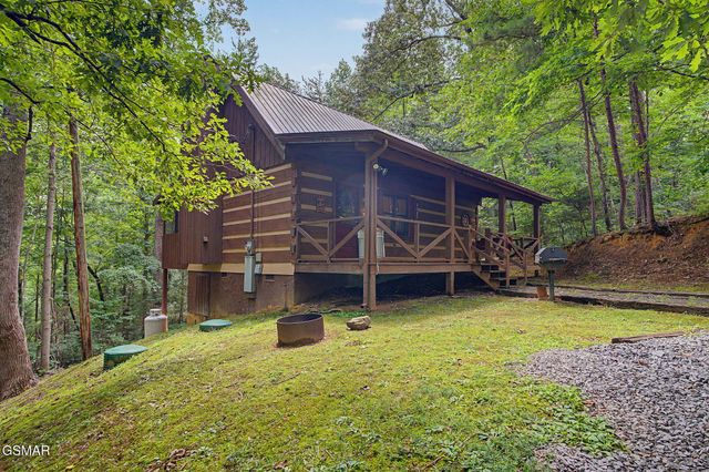 2323 Hidden Mountain Road, Sevierville, TN 37876