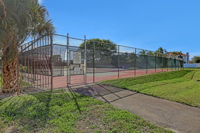 6817 Barnwell Drive, Boynton Beach, FL 33437
