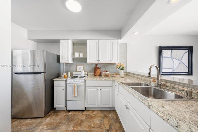 31 NW 108th Ct, Miami, FL 33172