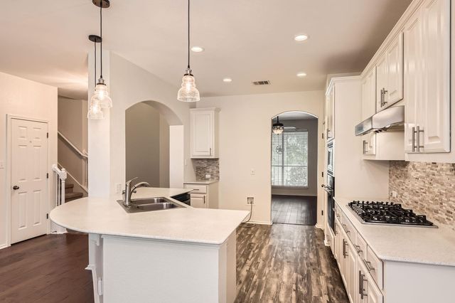 65 White Magnolia CIR, Lakeway, TX 78734