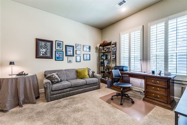 7333 Valley View Lane 304, Dallas, TX 75240