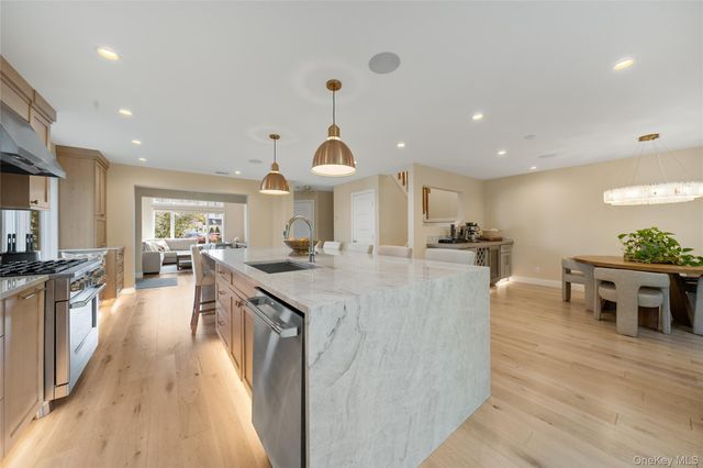 21 Doral Lane, Bay Shore, NY 11706