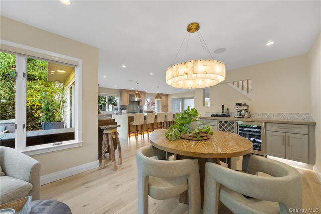 21 Doral Lane, Bay Shore, NY 11706