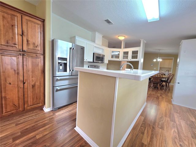 37407 SANDRA AVENUE, Zephyrhills, FL 33542