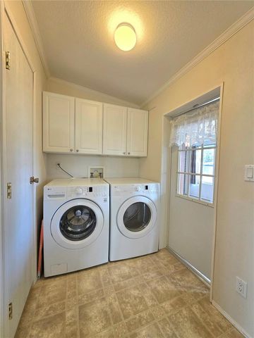 37407 SANDRA AVENUE, Zephyrhills, FL 33542