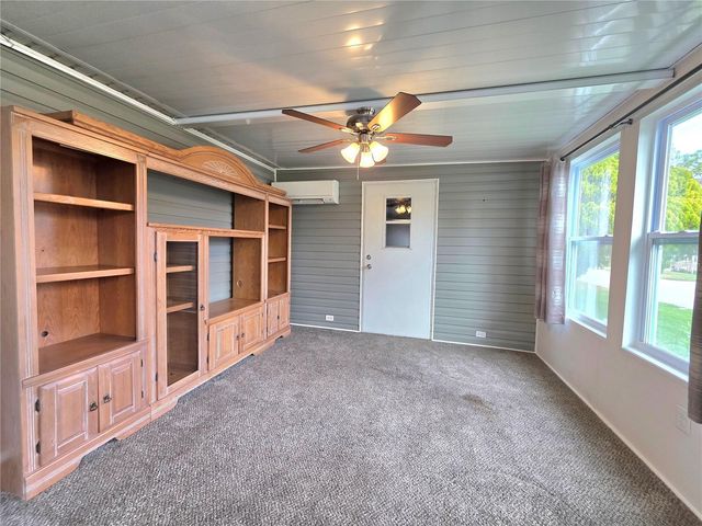 37407 SANDRA AVENUE, Zephyrhills, FL 33542