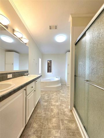 37407 SANDRA AVENUE, Zephyrhills, FL 33542