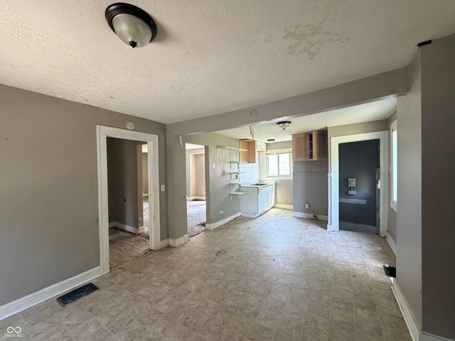 942 N Bosart Avenue, Indianapolis, IN 46201