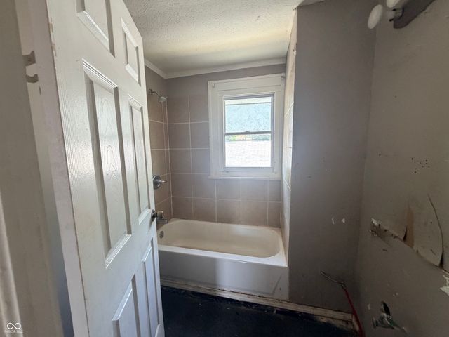 942 N Bosart Avenue, Indianapolis, IN 46201