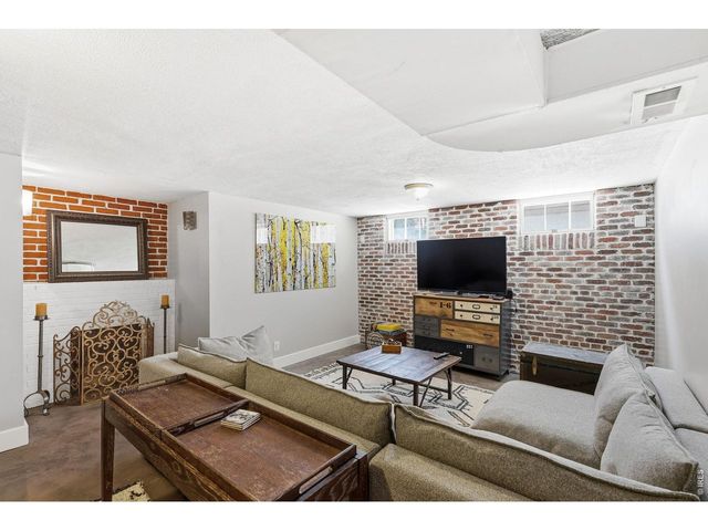 1533 Oneida St, Denver, CO 80220