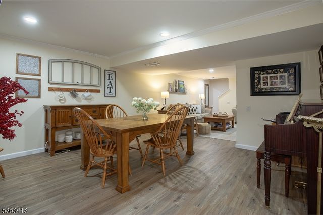 10 Devon Ct, Hardyston Twp., NJ 07419