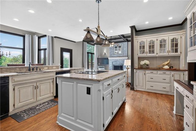 13101 Walmer Street, Overland Park, KS 66209