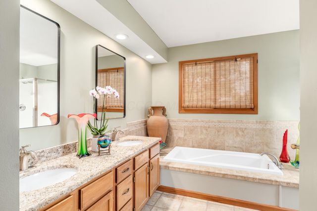 12638 Oakmere Drive, Pickerington, OH 43147