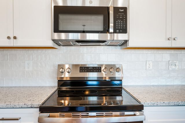 10556 Leesville RD, Lynch Station, VA 24571