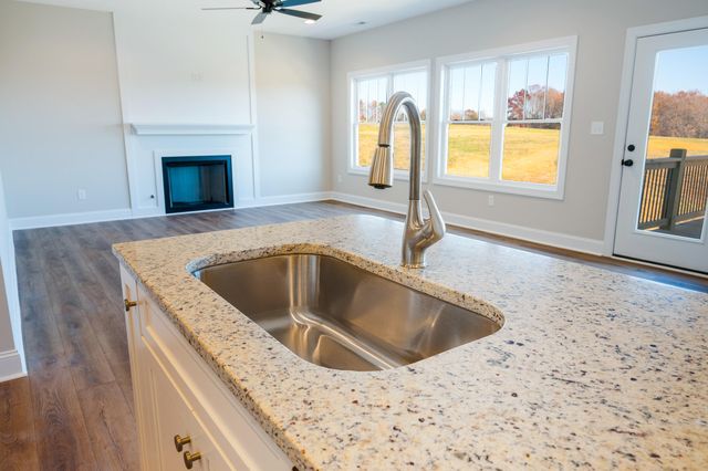 10556 Leesville RD, Lynch Station, VA 24571