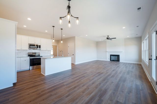 10556 Leesville RD, Lynch Station, VA 24571