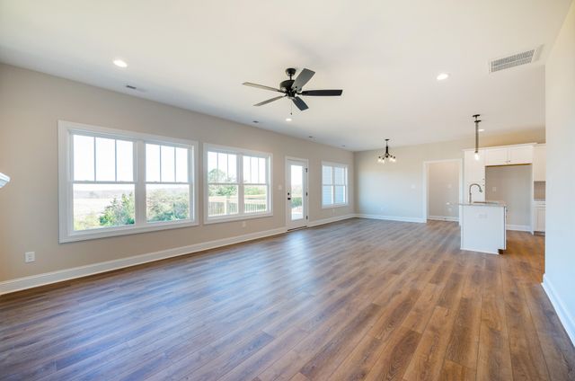 10556 Leesville RD, Lynch Station, VA 24571