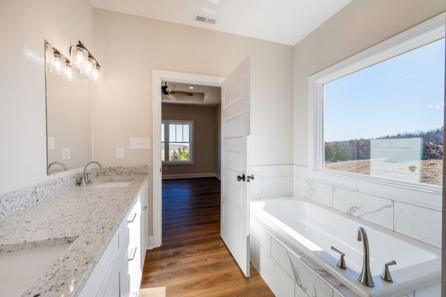 10556 Leesville RD, Lynch Station, VA 24571