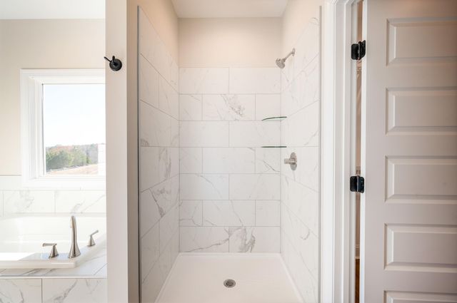 10556 Leesville RD, Lynch Station, VA 24571