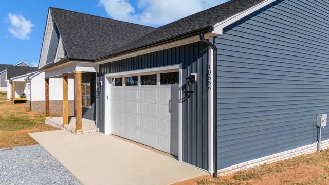 10556 Leesville RD, Lynch Station, VA 24571