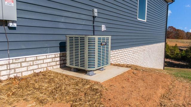 10556 Leesville RD, Lynch Station, VA 24571