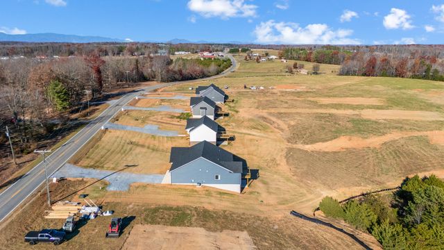 10556 Leesville RD, Lynch Station, VA 24571