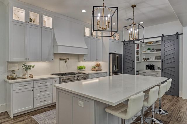 7709 Dog Wood Acres Drive, Montgomery, TX 77316