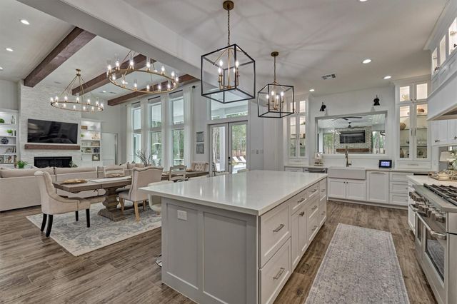 7709 Dog Wood Acres Drive, Montgomery, TX 77316