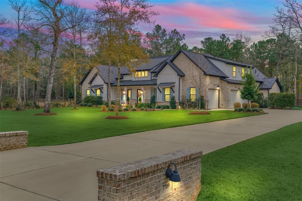 7709 Dog Wood Acres Drive, Montgomery, TX 77316