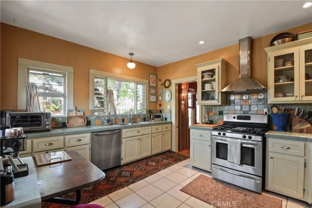 773 Orizaba, Long Beach, CA 90804