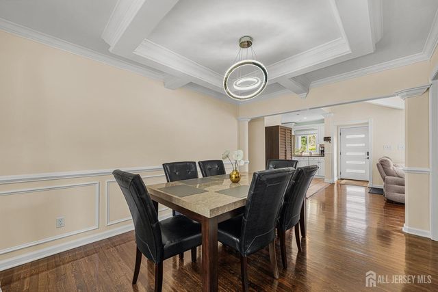 56 Rieder Road, Edison, NJ 08817