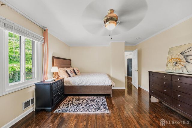 56 Rieder Road, Edison, NJ 08817