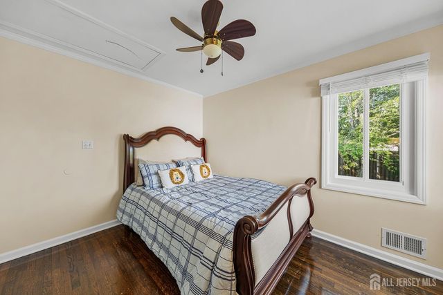 56 Rieder Road, Edison, NJ 08817