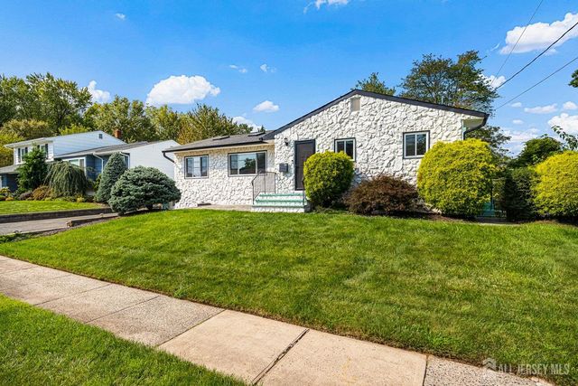 56 Rieder Road, Edison, NJ 08817