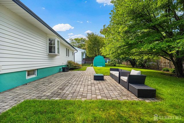 56 Rieder Road, Edison, NJ 08817