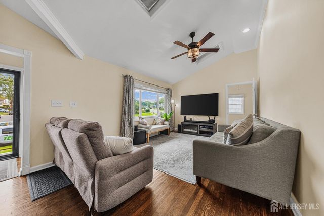 56 Rieder Road, Edison, NJ 08817