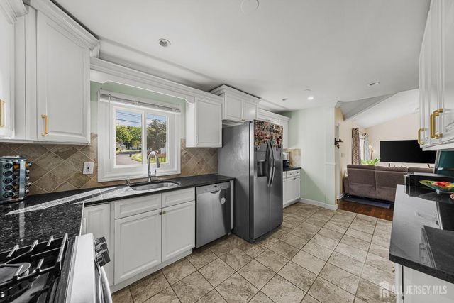 56 Rieder Road, Edison, NJ 08817