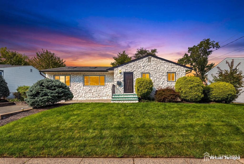 56 Rieder Road, Edison, NJ 08817
