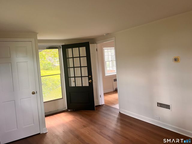 23 Norway Road, North Haven, CT 06473