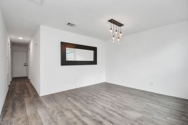 1914 Courtney Lane Drive, Houston, TX 77042