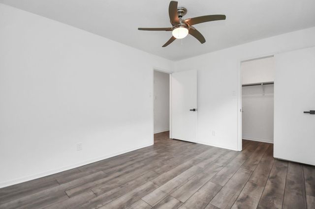 1914 Courtney Lane Drive, Houston, TX 77042