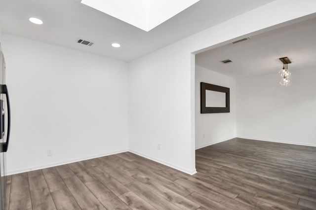 1914 Courtney Lane Drive, Houston, TX 77042
