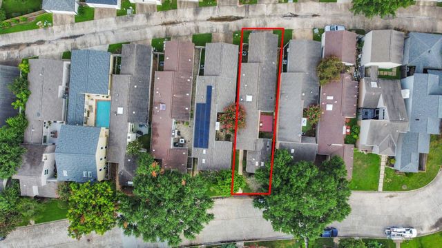 1914 Courtney Lane Drive, Houston, TX 77042