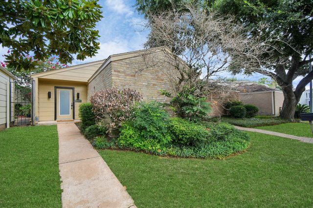 1914 Courtney Lane Drive, Houston, TX 77042