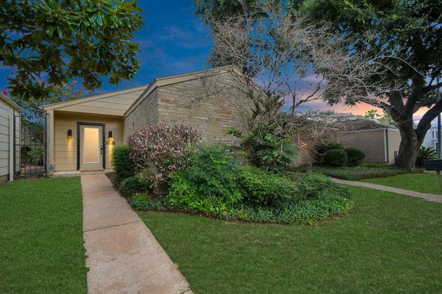 1914 Courtney Lane Drive, Houston, TX 77042